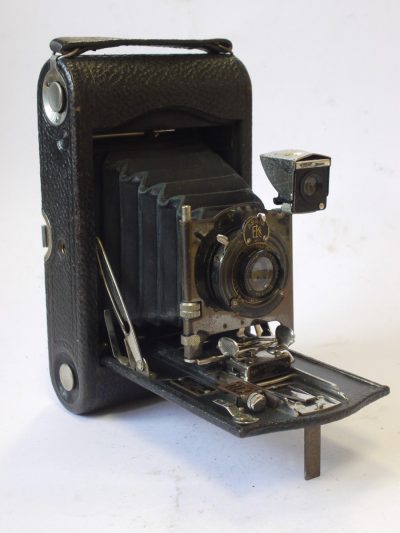 Kodak No.3 Autographic Kodak Model H large rollfilm folding camera with black bellows & 130mm f7.7 Aastigmat lens