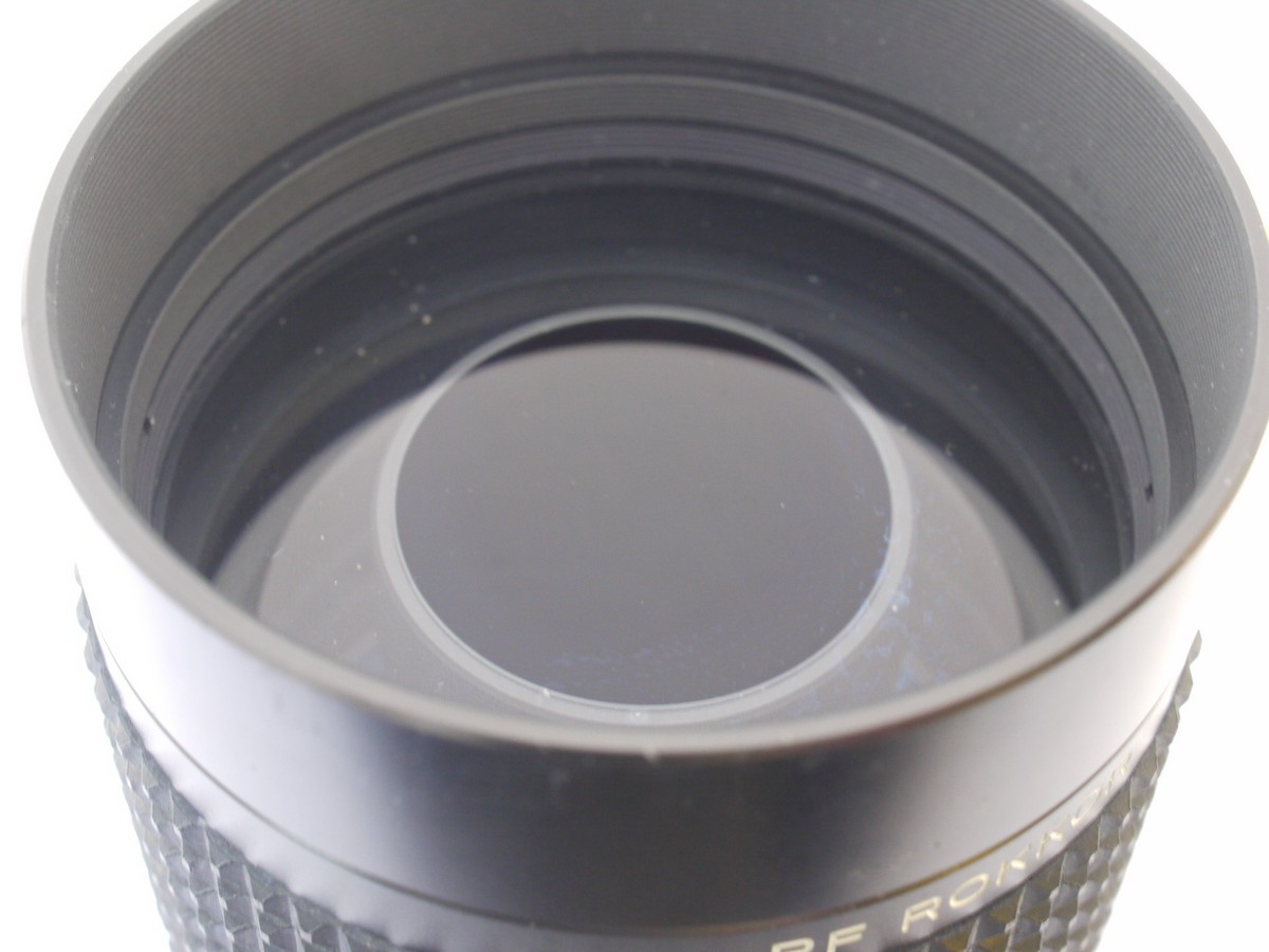 mwclassiccameras-20240524-35 Minolta 250mm f5.6 RF Rokkor Mirror lens in Minolta MD mount + pouch case