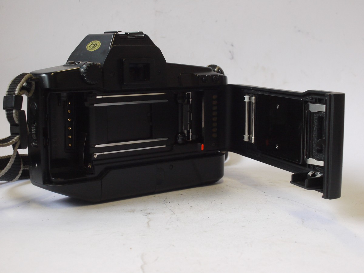 mwclassiccameras-20240531-130 Canon EOS RT 35mm Autofocus SLR with pellicle mirror + Canon EF 28-70mm f3.5-4.5 II & Canon neck strap. UNCOMMON