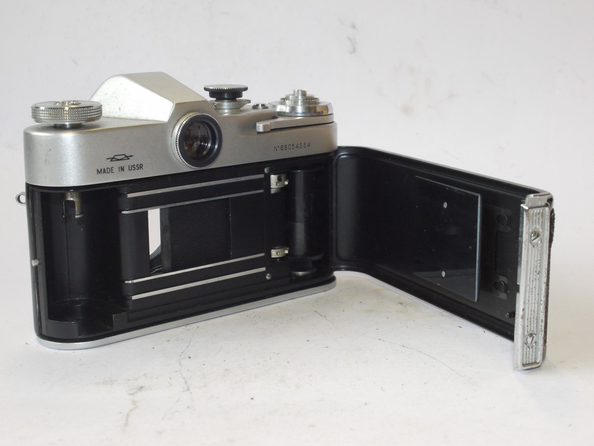 mwclassiccameras-20240531-44 Zenit 3M 35mm SLR, L39 screw mount + 50mm f3.5 Industar-50 coated rigid type lens & ER case. NEEDS SERVICE/REPAIR