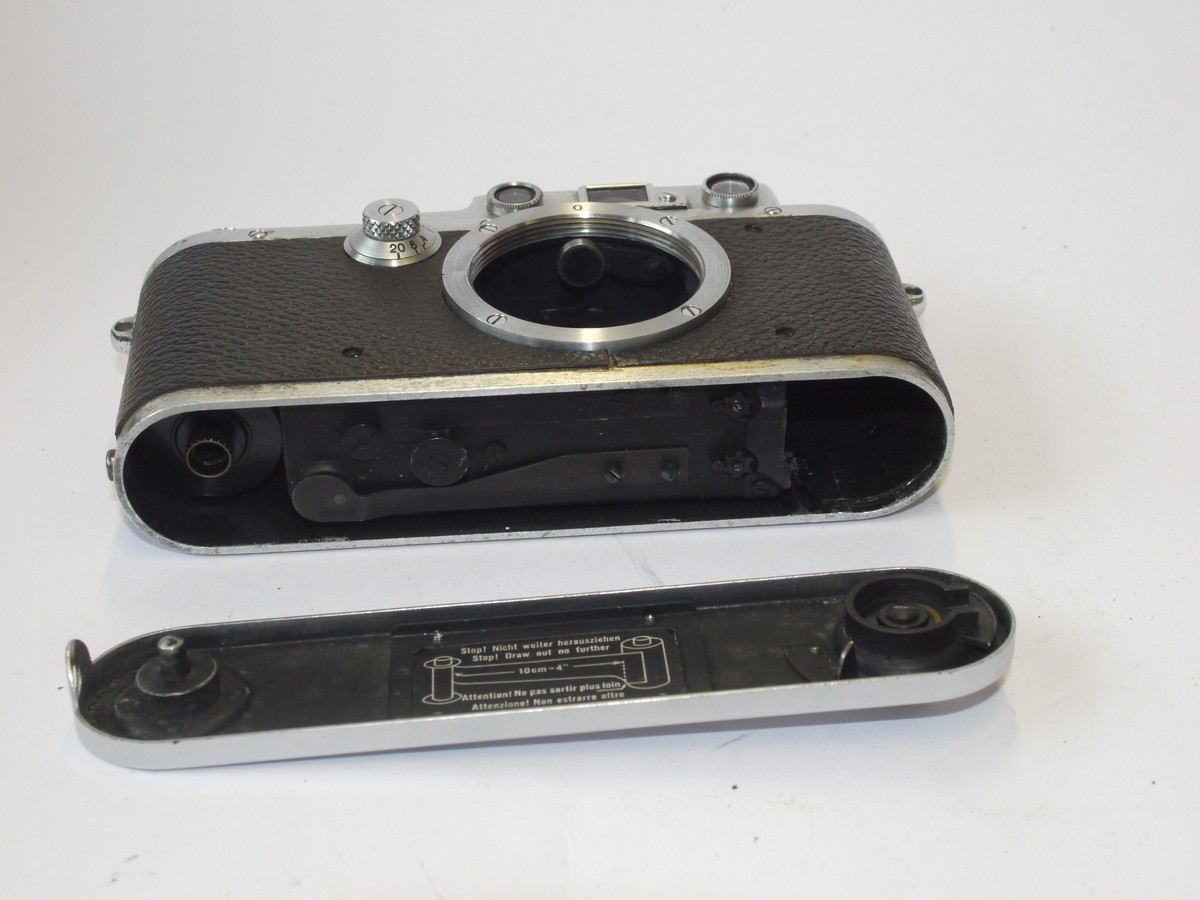 mwclassiccameras-20240607-131 Leica III bright chrome body (No.140276) with Spool. Has added rear top flash synch socket