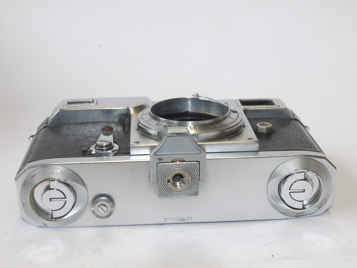mwclassiccameras-20240607-194 Zeiss Ikon Contax II body (Pre-War). NON-WORKING