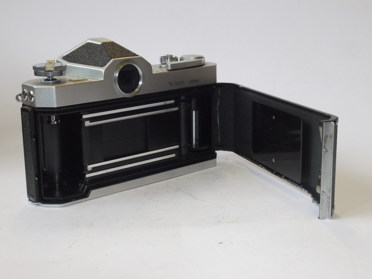mwclassiccameras-20240607-206 Nikon Nikomat FTN 35mm SLR body, chrome. NON-WORKING SHUTTER