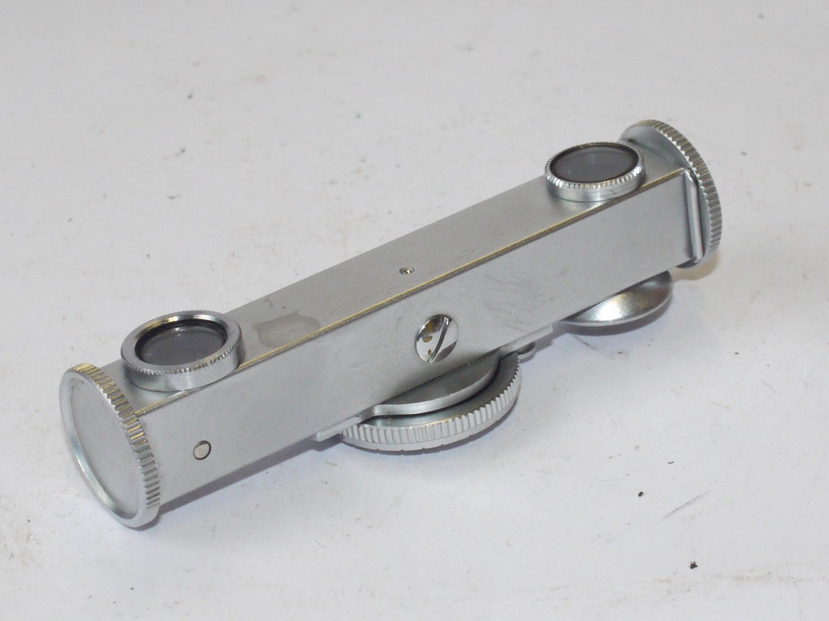 mwclassiccameras-20240607-230 Leitz Short Base accessory shoe fitting rangefinder, all chrome, vertical style (FOKOS). Scale in Metres