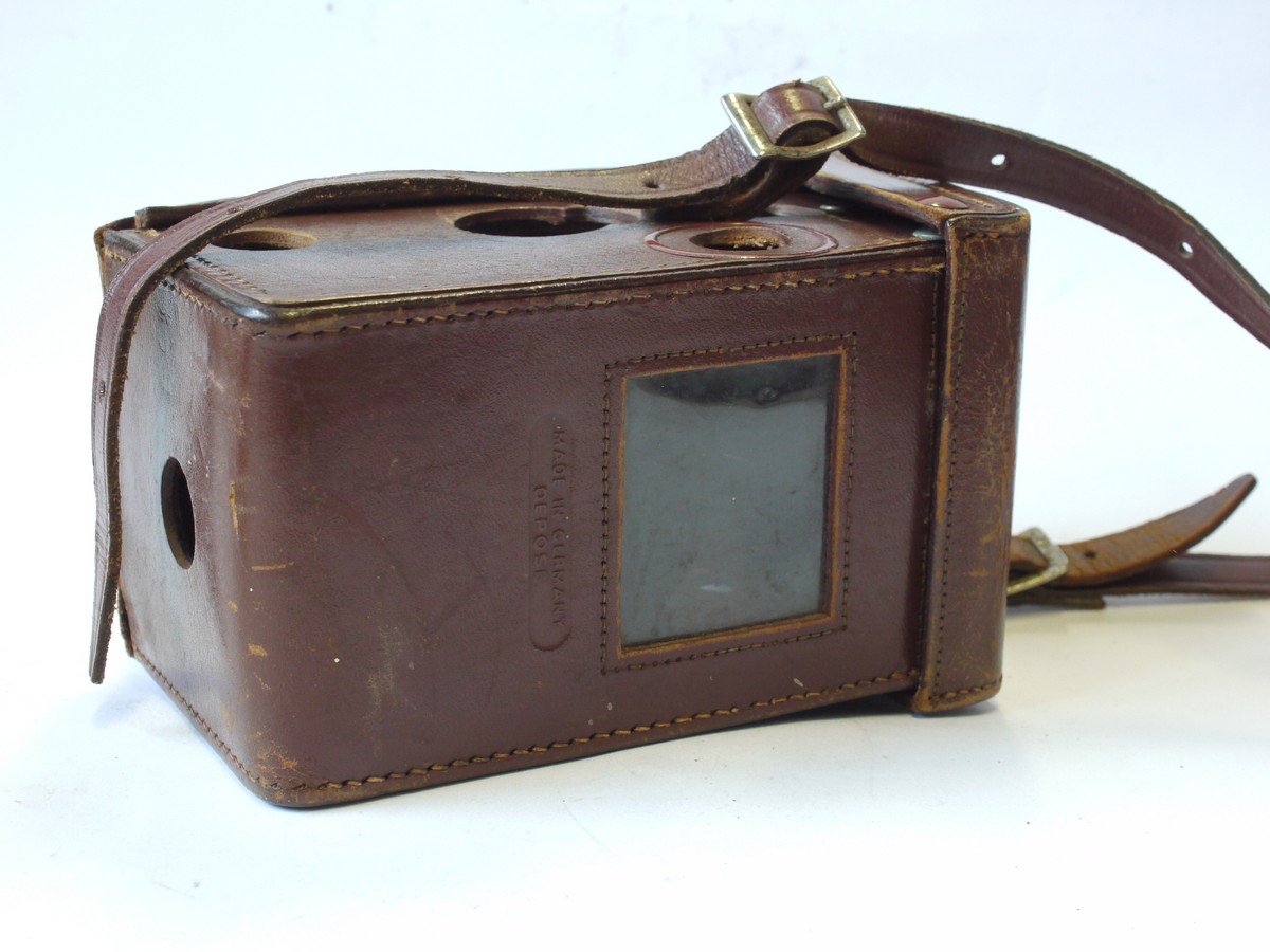 mwclassiccameras-20240719-102 Rolleiflex Automat leather ER case & strap, with plastic rear window for reading t he back door camera information