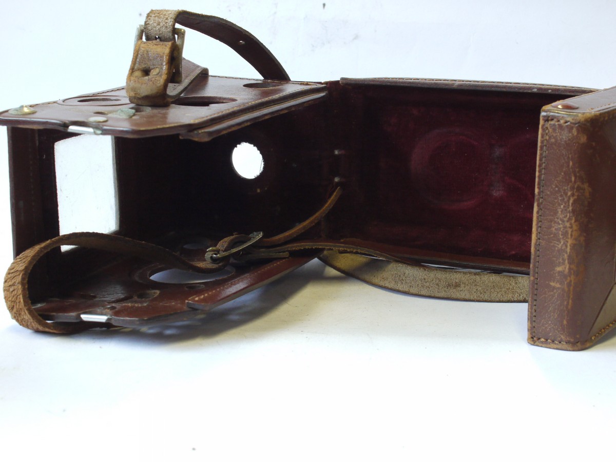 mwclassiccameras-20240719-104 Rolleiflex Automat leather ER case & strap, with plastic rear window for reading t he back door camera information
