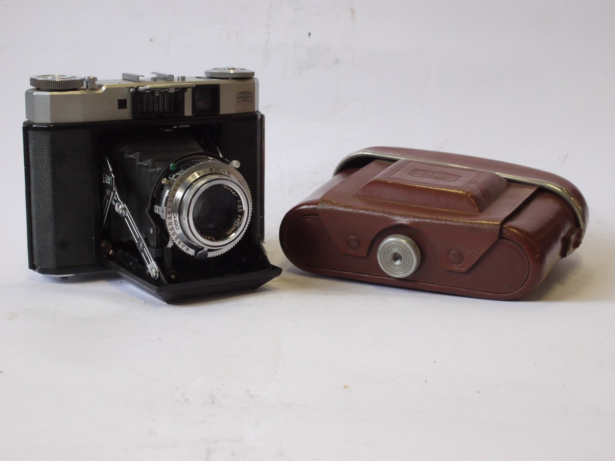 mwclassiccameras-20240719-128 Zeiss Ikon Super Ikonta IV 534/16 6x6 on 120 folding coupled rangefinder selenium metered camera with Carl Zeiss 75mm f3.5 Tessar lens in Synchro Compur shutter + ER case