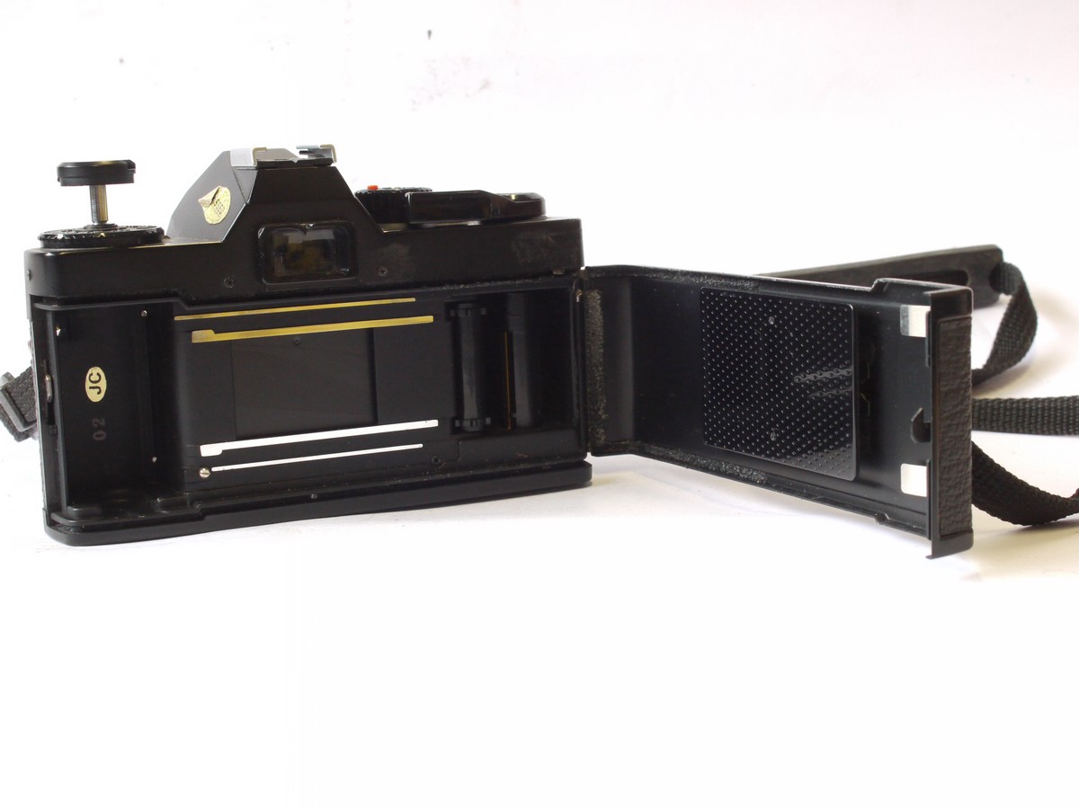 mwclassiccameras-20240719-7 Mamiya ZE 35mm SLR, black + Mamiya 50mm f1.7 Sekor-E bayonet mount len + front cap & Neck Strap