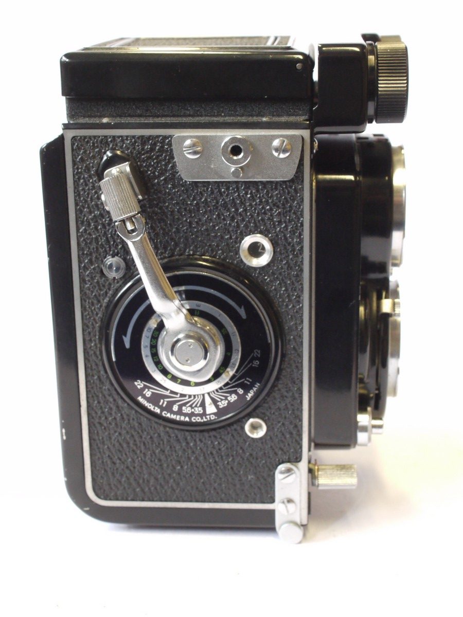 mwclassiccameras-20240726-140 Minolta Autocord CDS metered TLR with 75mm f3.5 Rokkor lens in Citizen-MVL shutter + Minolta front cap