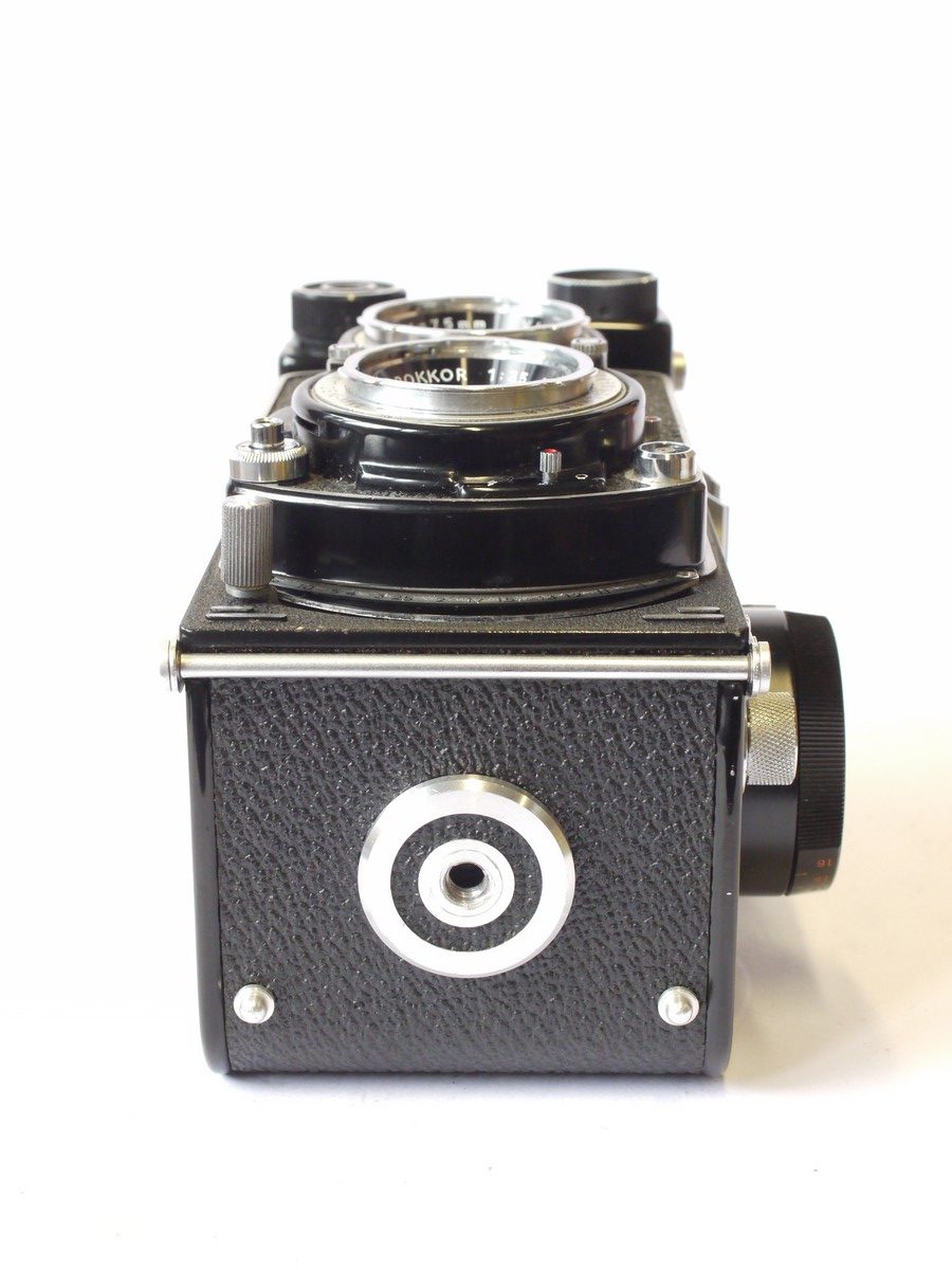 mwclassiccameras-20240726-141 Minolta Autocord CDS metered TLR with 75mm f3.5 Rokkor lens in Citizen-MVL shutter + Minolta front cap