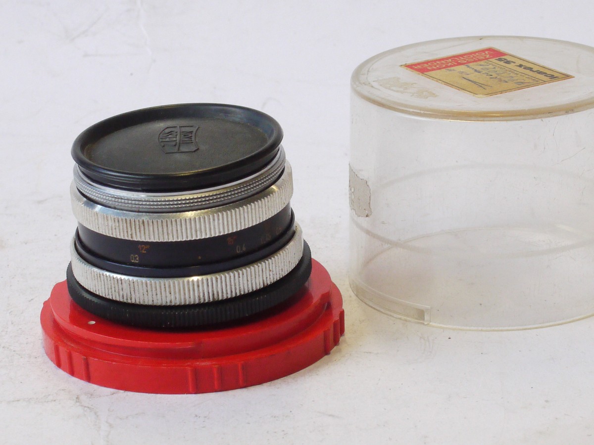 mwclassiccameras-20240726-314 Carl Zeiss 35mm f3.4 Skoparex manual focus Icarex SLR breechlock mout lens + keeper case
