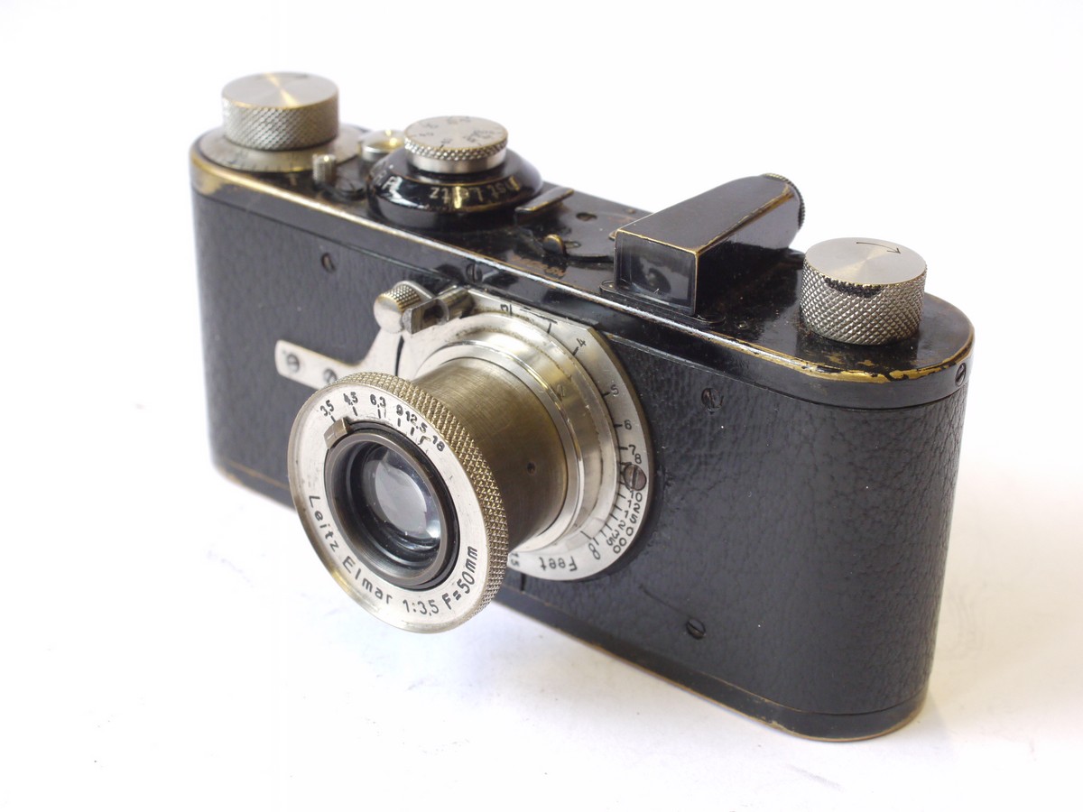 mwclassiccameras-20240726-65 Leica I Model A 4-digit Serial Number (No.9084) c1928 with Mushroom shutter Release, CLOSE-FOCUS Version (down to 1.5 feet), with 50mm f3.5 Elmar lens.. UNCOMMON