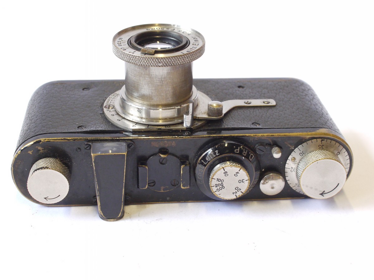 mwclassiccameras-20240726-66 Leica I Model A 4-digit Serial Number (No.9084) c1928 with Mushroom shutter Release, CLOSE-FOCUS Version (down to 1.5 feet), with 50mm f3.5 Elmar lens.. UNCOMMON