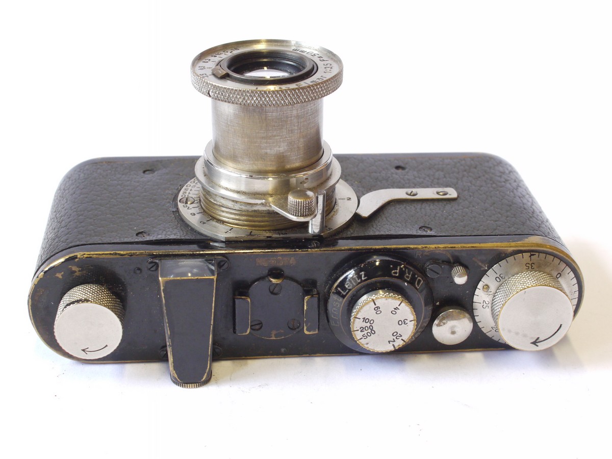 mwclassiccameras-20240726-67 Leica I Model A 4-digit Serial Number (No.9084) c1928 with Mushroom shutter Release, CLOSE-FOCUS Version (down to 1.5 feet), with 50mm f3.5 Elmar lens.. UNCOMMON