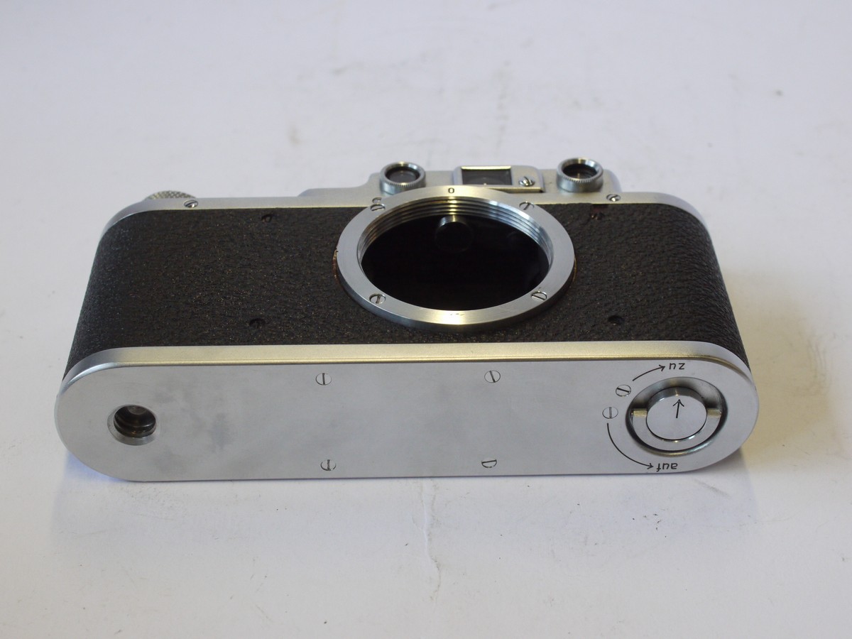mwclassiccameras-20240726-77 Leica II chrome body (No.306432)