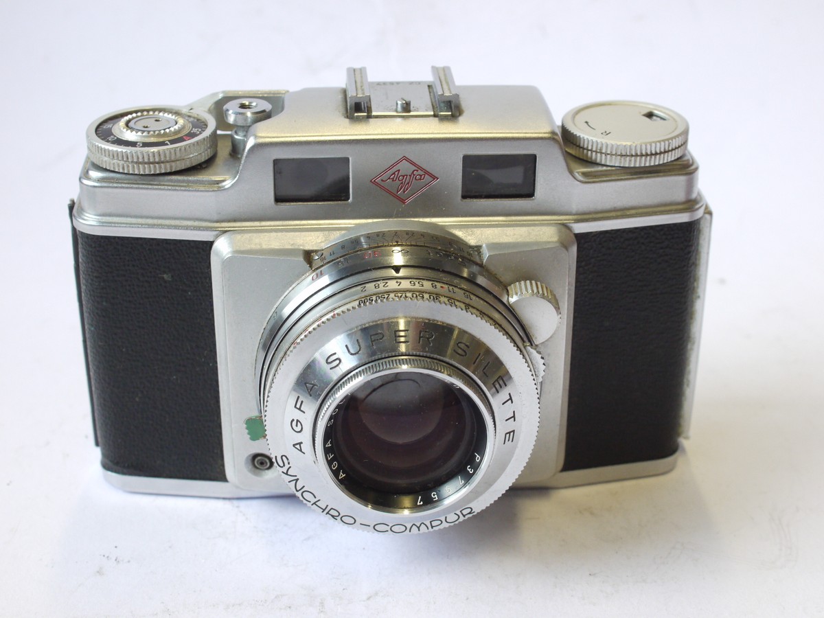 mwclassiccameras-20240726-92 Agfa Super Silette 35mm coupled rangefinder camera with 50mm f2 SOLAGON coated lens + Agfa front cap, Hood in leather case & Camera ER case. UNCOMMON VERSION WITH F2 SOLAGON LENS