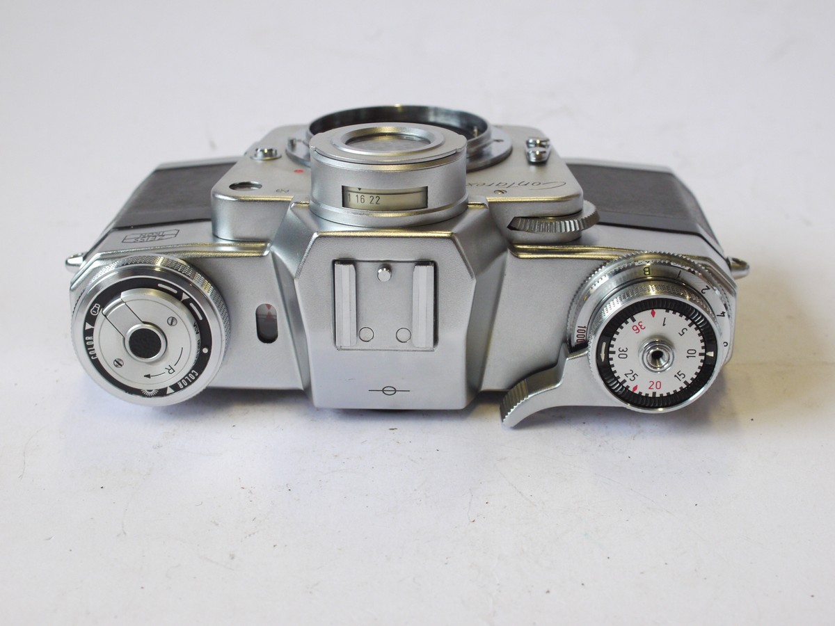 mwclassiccameras-20240802-159 Zeiss Ikon Contarex Bullseye 35mm SLR body, chrome. Early Version