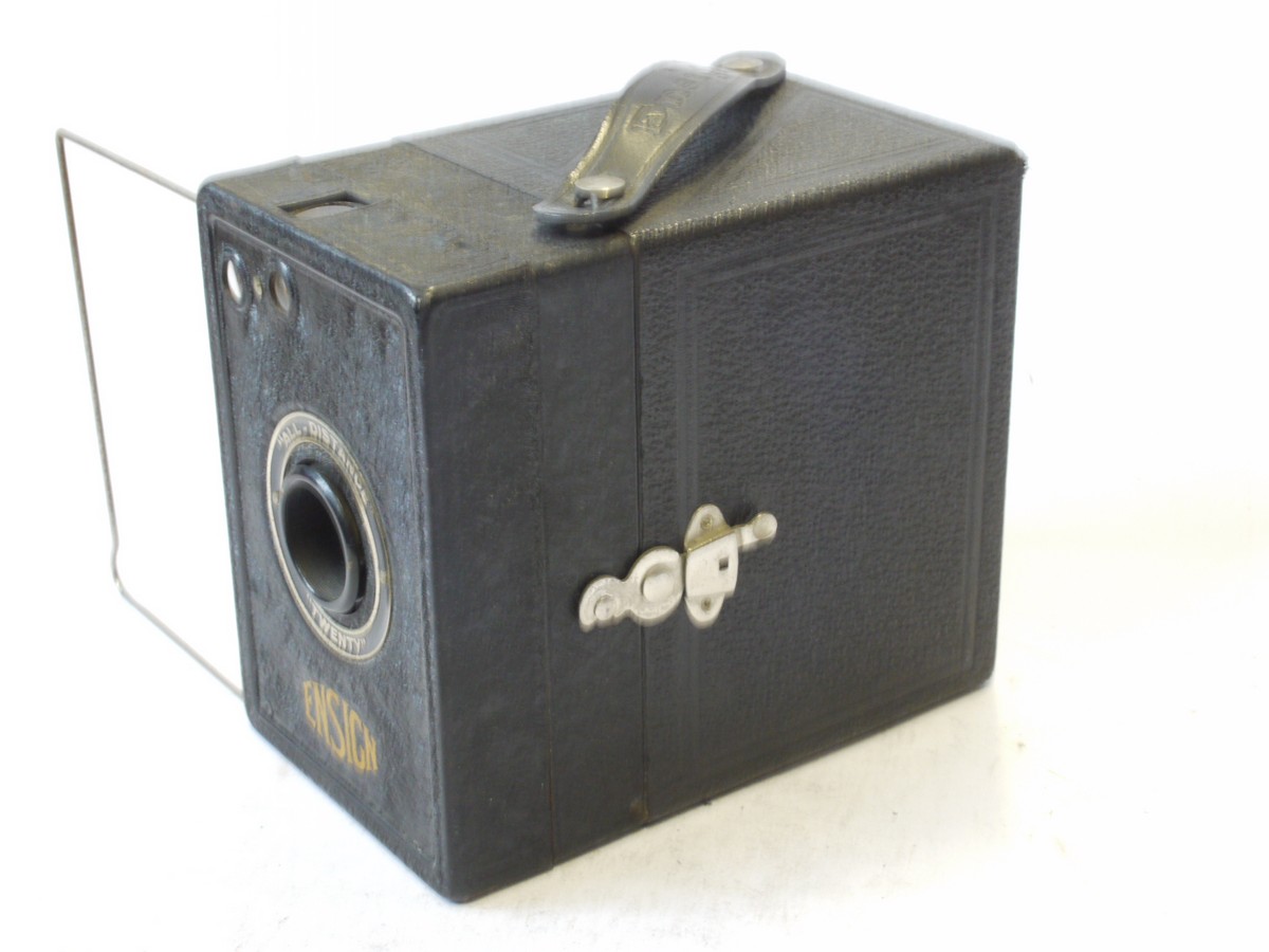 mwclassiccameras-20240809-33 Ensign All-Distance Twenty 6x9 Box Camera, black patterned front, with handle
