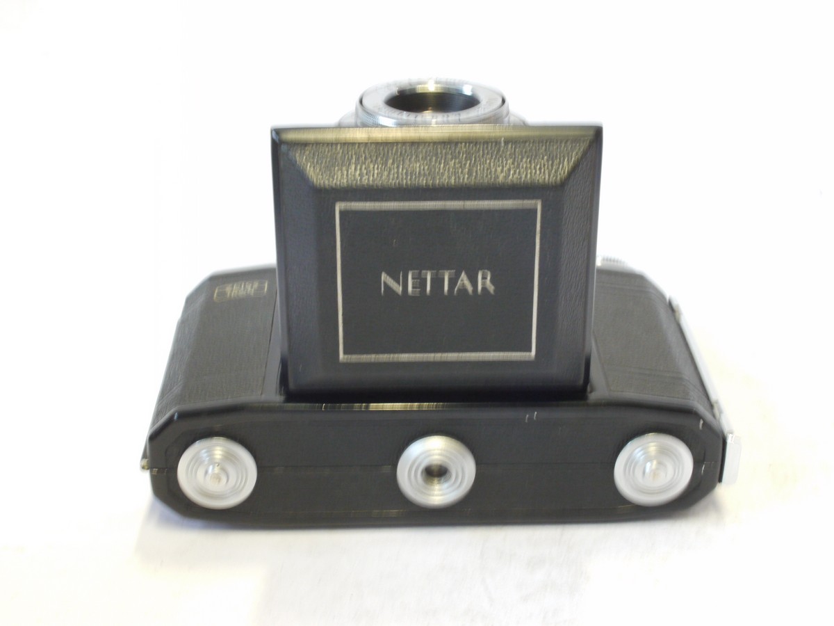 mwclassiccameras-20240809-77 Zeiss Ikon Nettar 518/16 6x6 on 120 folding camera with 75mm f4.5 Novar Anastigmat lens in Prontor-SV shutter + ER case