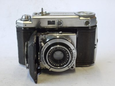 Kodak Retina II Type 122 c1936-37 with short-stroke advance lever. 35mm folding coupled rangefinder camera with 5cm f3.5 Ektar uncoated lens in Compur-Rapid shutter. RARE CAMERA!