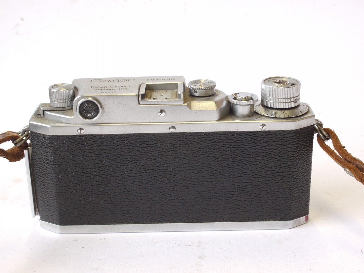 mwclassiccameras-20240816-16 Canon Leica Copy chrome body. NEED REPAIR