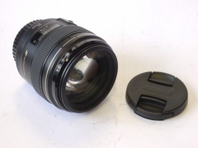 Canon EF 85mm f1.8 Portrait Lens + Canon Caps