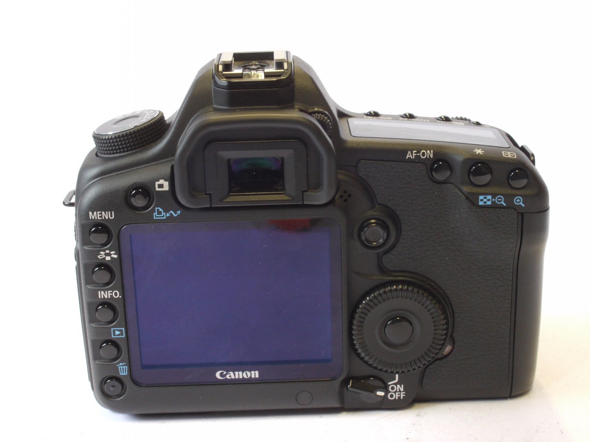 mwclassiccameras-20240816-190 Canon EOS 5D Mark II Digital SLR body, with Canon Battery, Canon LC-E6E Charger, Canon neck strap & makers Box. VERY LOW SHUTTER COUNT, below 5000