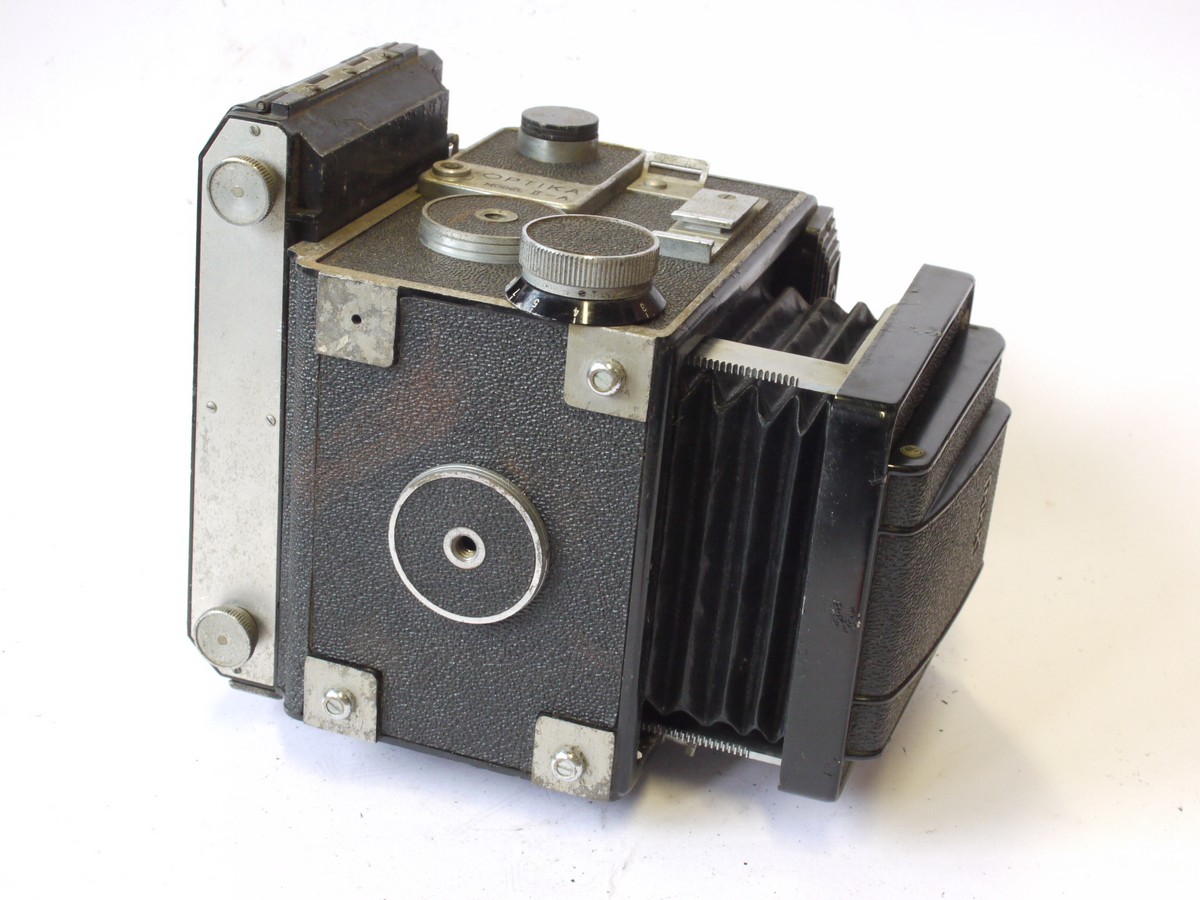 mwclassiccameras-20240816-205 MKK Optika Model II-A 6x9 SLR camera with Waist-level finder, Optika 6x7 Rollfilm back & Musashino Koki 10.5cm f3.5 Luminant removable lens . NEEDS RESTORATION/SERVICING