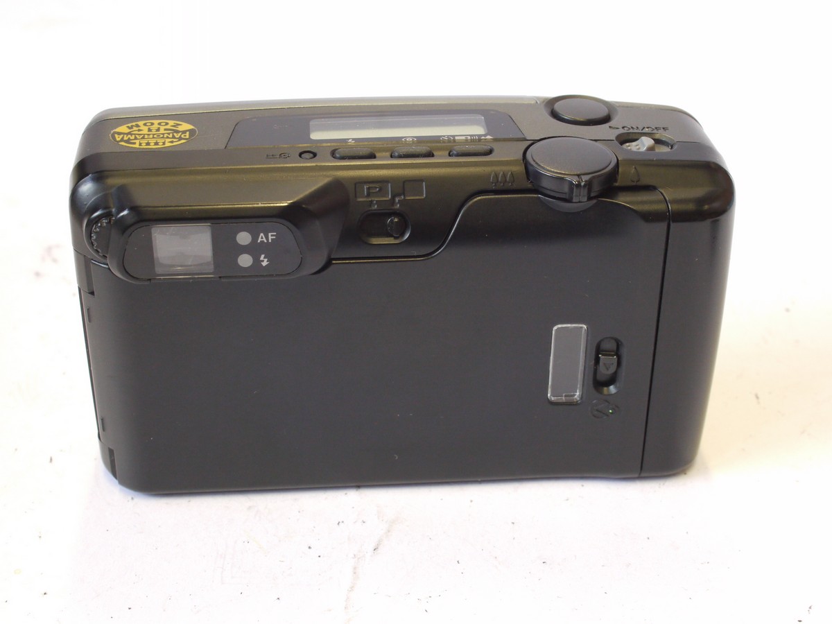 mwclassiccameras-20240823-125 Pentax Espio 115M 35mm Compact Autofocus camera, Panorama Zoom feature, Grey coloured, with 38-115mm Pentax Zoom lens + Pentx case