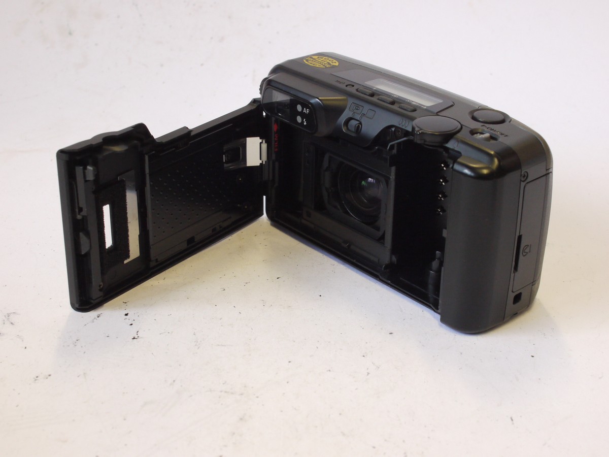 mwclassiccameras-20240823-128 Pentax Espio 115M 35mm Compact Autofocus camera, Panorama Zoom feature, Grey coloured, with 38-115mm Pentax Zoom lens + Pentx case