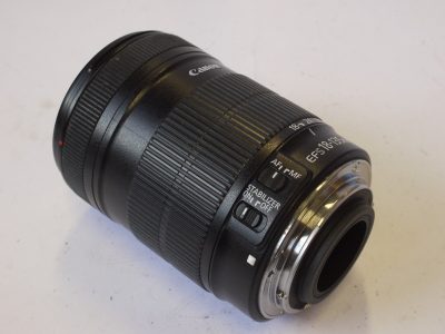 Canon EF-S 18-135mm f3.5-5.6 IS lens + Canon caps