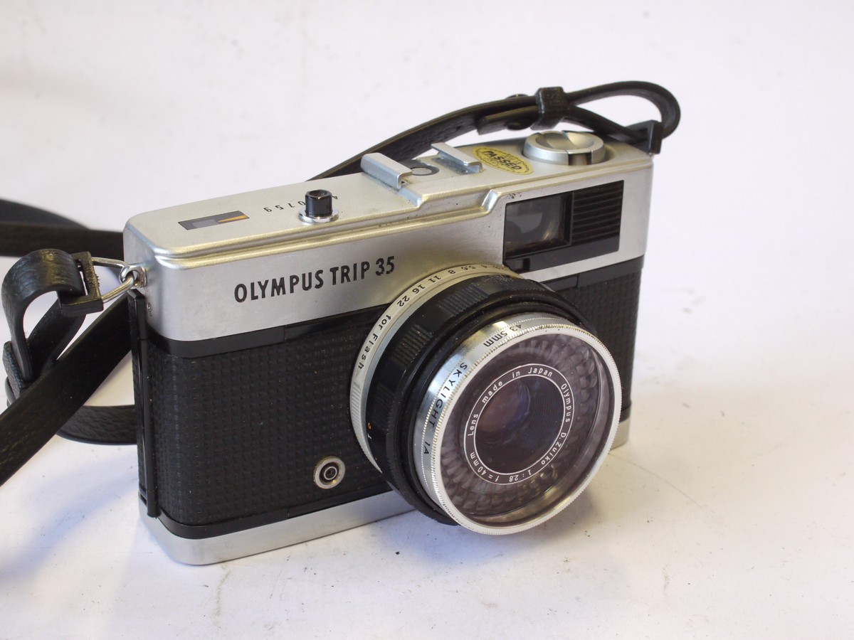 mwclassiccameras-20240830-28 Olympus Trip 35 selenium metered 35mm camera, chrome, with 40mm f2.8 D Zuiko lens + Olympus 43.5mm Skylight 1A filter & neck strap