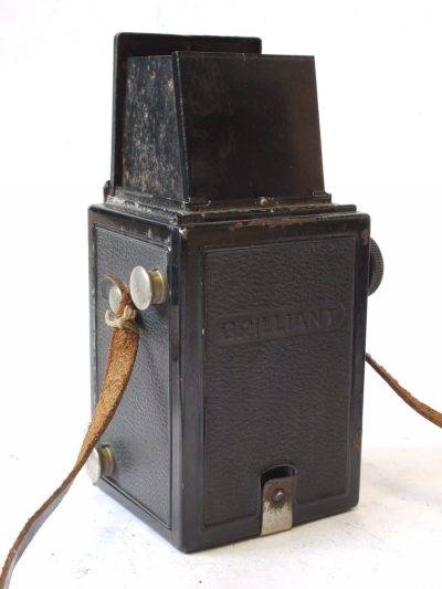 Voigtlander Brilliant 6x6 TLR with 75mm f7.7 Voigtar lens + strap