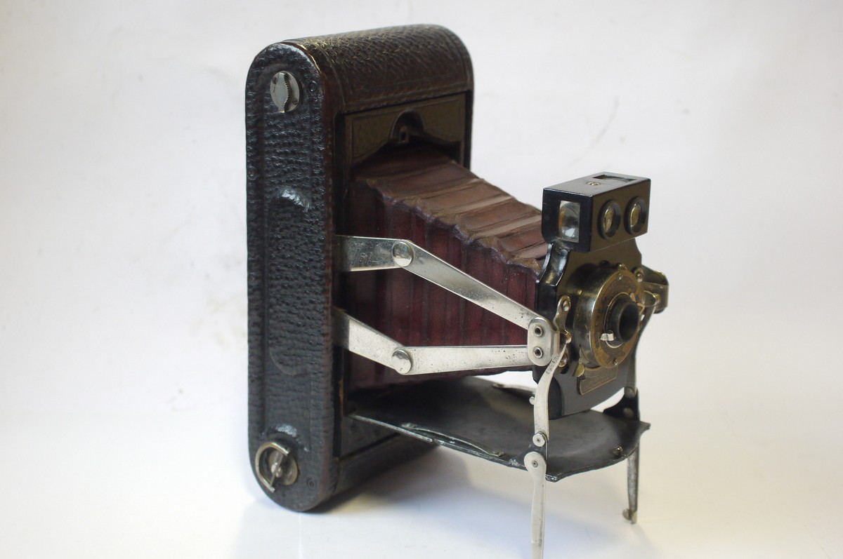 mwclassiccameras-20240906-102 Kodak No.1A Folding Pocket Kodak with dual viewfinder (for portrait & landscape) & Red Bellows. UNCOMMON, ONLY A SMALL AMOUNT WERE MADE WITH DUAL VIEWFINDER