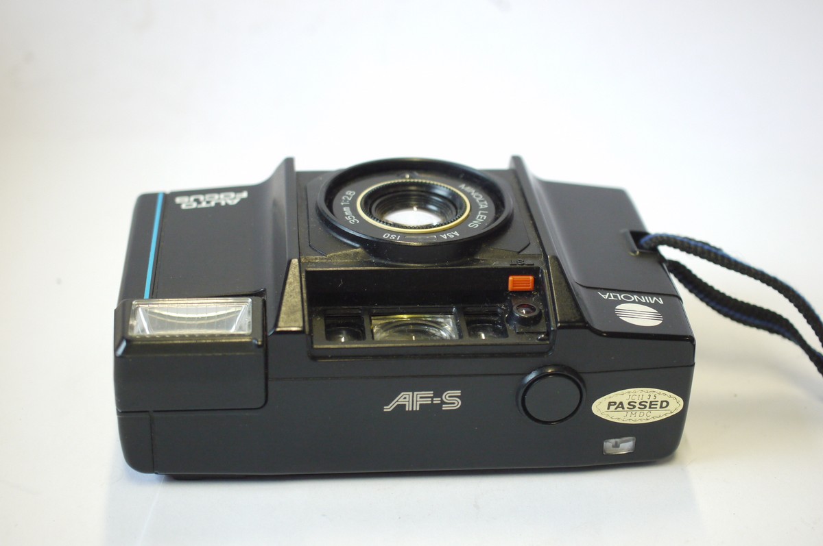 mwclassiccameras-20240906-181 Minolta AF-S 35mm Compact Autofocus Point-&-Shoot camera wth 35mm f2.8 Minolta lens + strap & case