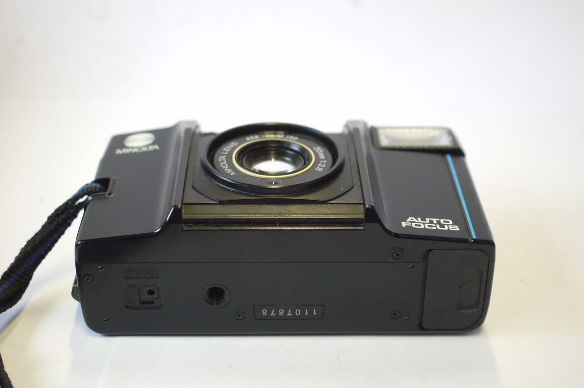 mwclassiccameras-20240906-182 Minolta AF-S 35mm Compact Autofocus Point-&-Shoot camera wth 35mm f2.8 Minolta lens + strap & case