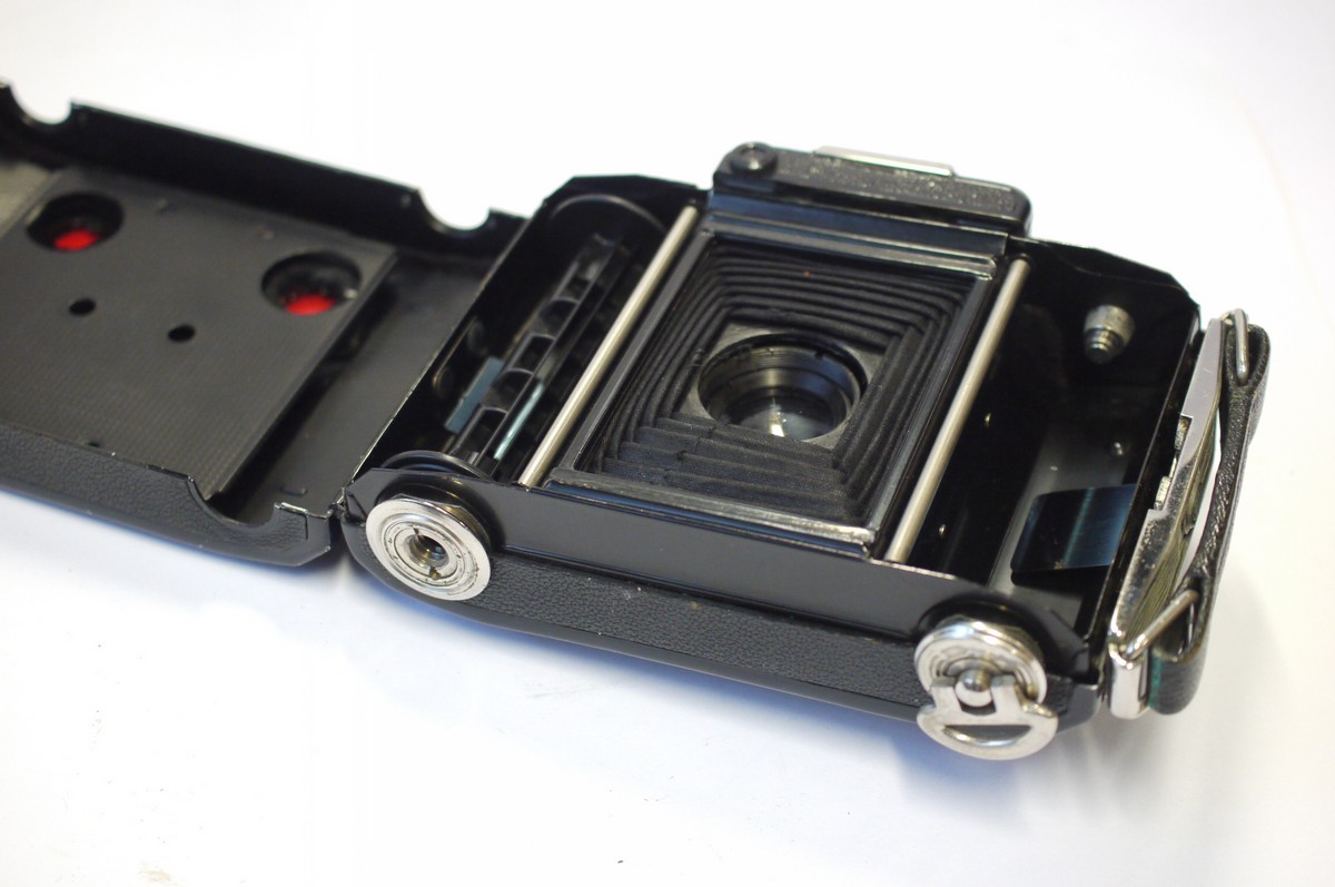 mwclassiccameras-20240906-250 Zeiss Ikon Super Ikonta 530 6x4.5 folding coupled rangefinder camera with nickel fittings & 7cm f3.5 Tessar lens in Compur shutter. NEEDS RESTORATION