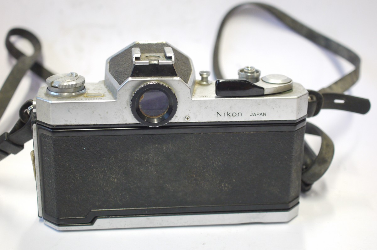 mwclassiccameras-20240906-257 Nikon Nikkormat FT2 chrome + Nippon Kogaku 2.8cm f3.5 Nikkor-H PRE-AI lens + strap. NEEDS REPAIR & RESTORATION