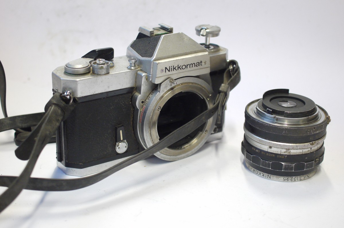 mwclassiccameras-20240906-259 Nikon Nikkormat FT2 chrome + Nippon Kogaku 2.8cm f3.5 Nikkor-H PRE-AI lens + strap. NEEDS REPAIR & RESTORATION