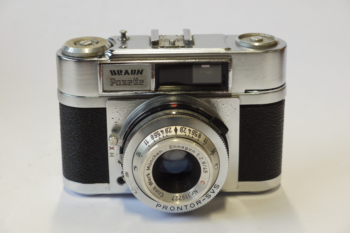 mwclassiccameras-20240913-137 Braun Paxette 35mm viewfinder camera with 45mm f2.8 Ennagon fixed lens in Pronto-SVS shutter & case