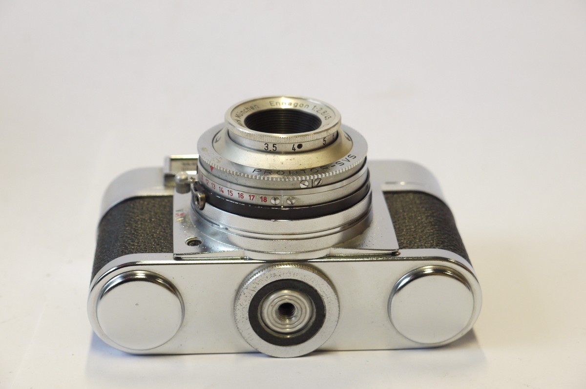 mwclassiccameras-20240913-140 Braun Paxette 35mm viewfinder camera with 45mm f2.8 Ennagon fixed lens in Pronto-SVS shutter & case