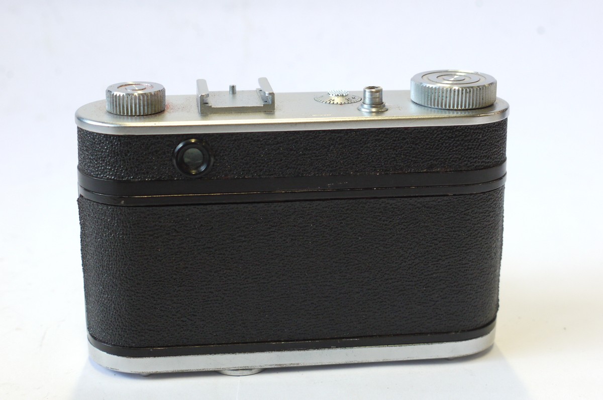 mwclassiccameras-20240913-23 Fritz Kuhnert Futura P Standard Prontor 35mm coupled rangefinder camera + 45mm f3.5 Futar interchangeable screw mount lens & makers ER case