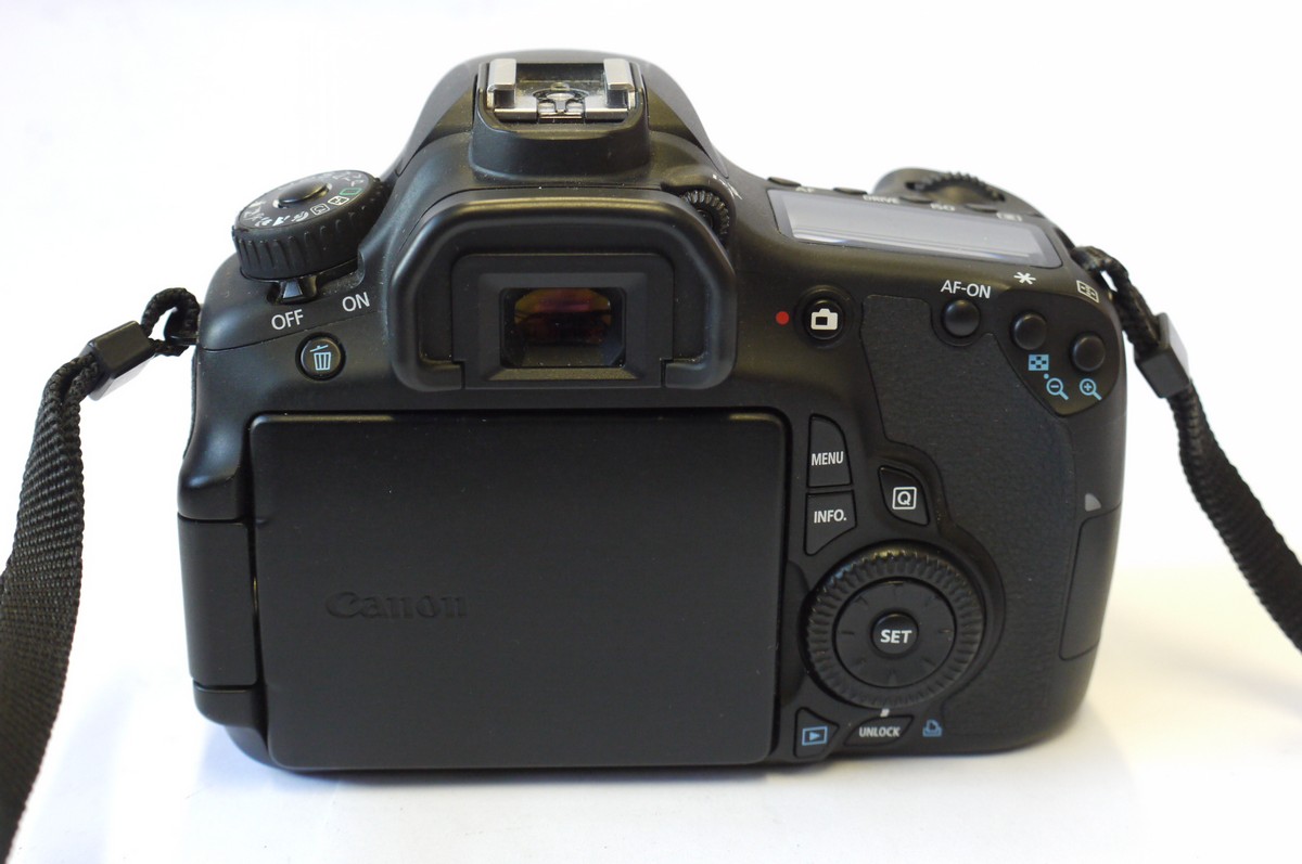 mwclassiccameras-20240913-45 Canon EOS 60D 18MP APSC DSLR body + Battery, Charger, Neck Strap & Instructions