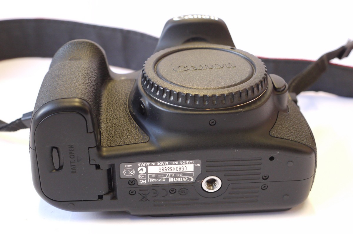 mwclassiccameras-20240913-47 Canon EOS 60D 18MP APSC DSLR body + Battery, Charger, Neck Strap & Instructions
