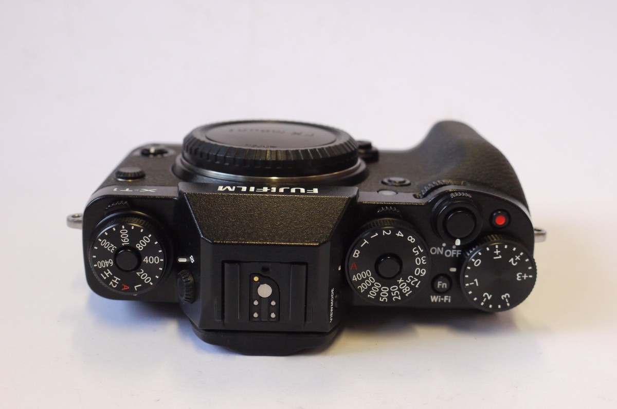 mwclassiccameras-20240920-50 Fujifilm X-T1 Digitl Mirrorless body, with Battery, Charger, Case base, Neck Strap, Dual USB Charger, CD ROM, Instructions & Original box with packaging