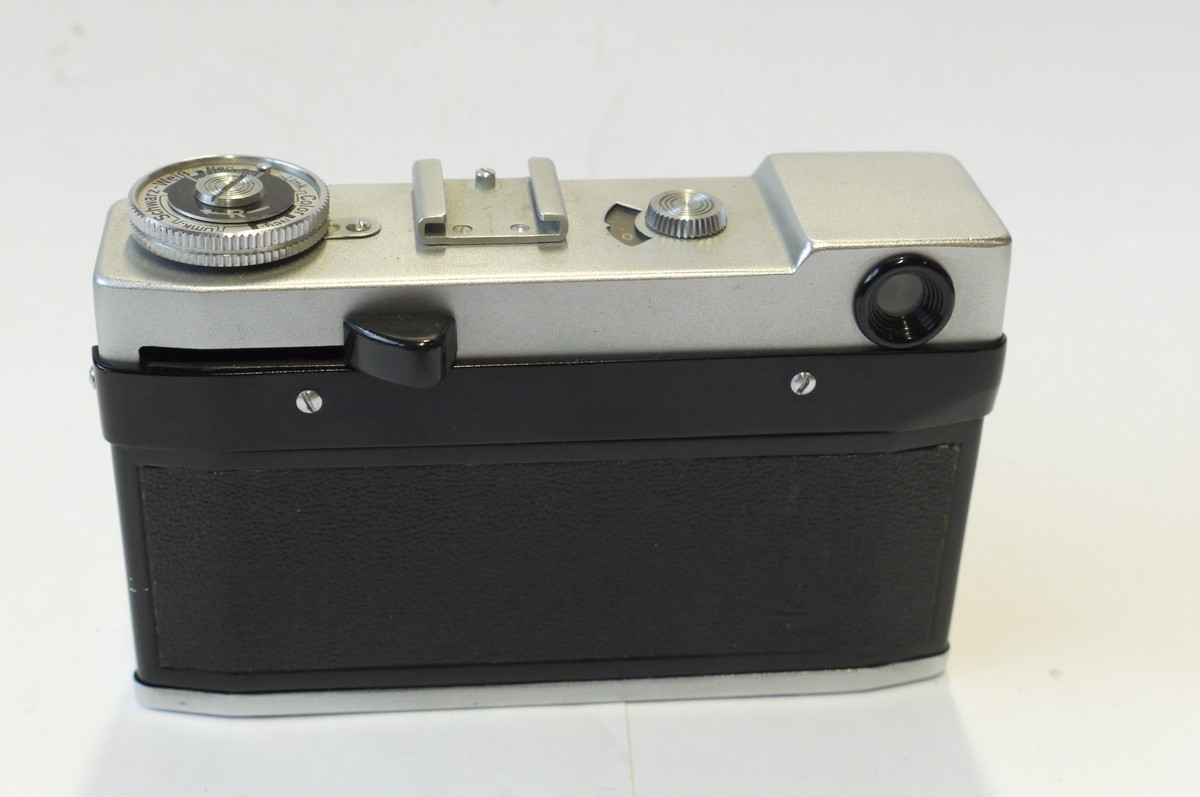 mwclassiccameras-20240927-103 Belca Belmira 35mm coupled rangefinder camera c1956, with Carl Zeiss Jena 50mm f2.8 Tessar lens in Vebut shutter. Made in Dresden, Germany