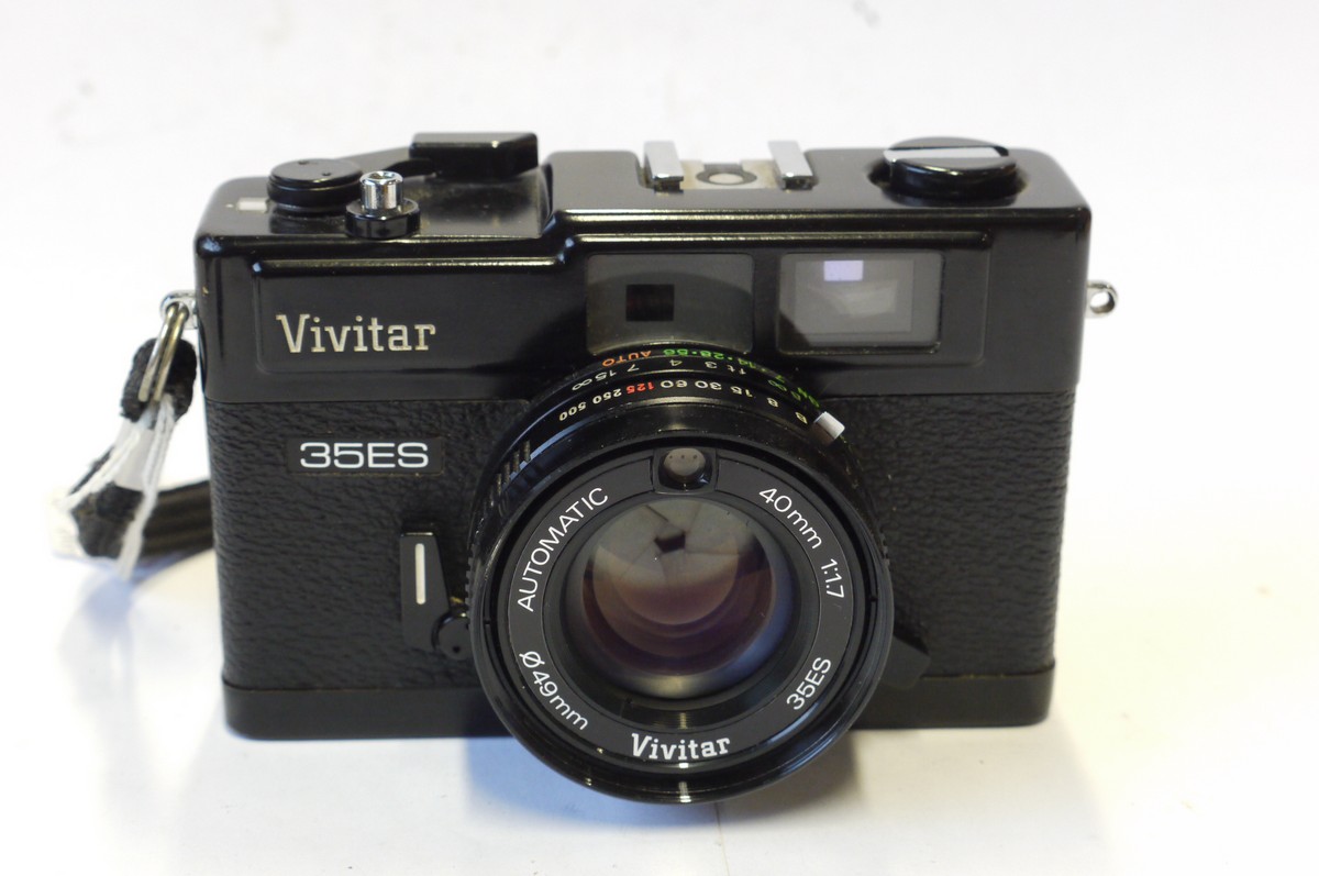 mwclassiccameras-20240927-131 Vivitar 35ES 35mm CDS metered coupled rangefinder camera with 40mm f1.7 lens + front cp & wrist strap. DESIRABLE COMPACT CAMERA