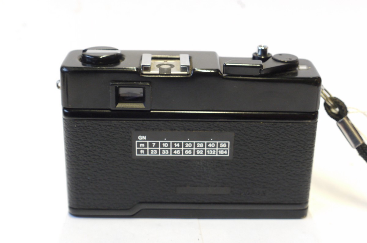 mwclassiccameras-20240927-132 Vivitar 35ES 35mm CDS metered coupled rangefinder camera with 40mm f1.7 lens + front cp & wrist strap. DESIRABLE COMPACT CAMERA