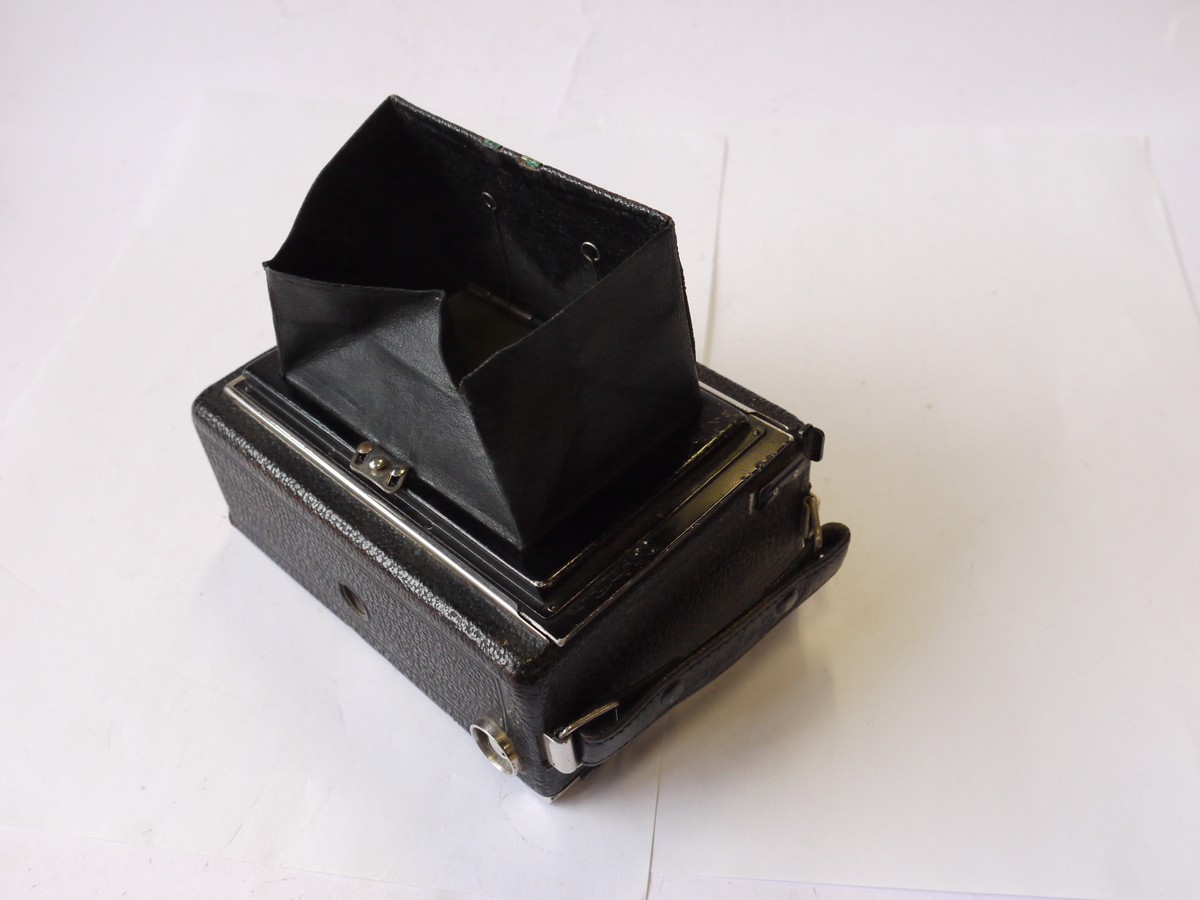 mwclassiccameras-20240927-303 Voigtlander Bergheil 6x9 folding plate camera, all black, with ground glass back & 12cm f4.5 Heliar interchangeable bayonet mount lens + leather case