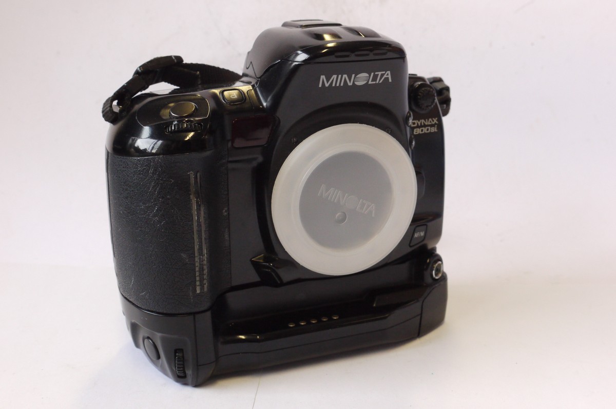 mwclassiccameras-20240927-37 Minolta Dynax 800si 35mm SLR body + body cap & neck strap